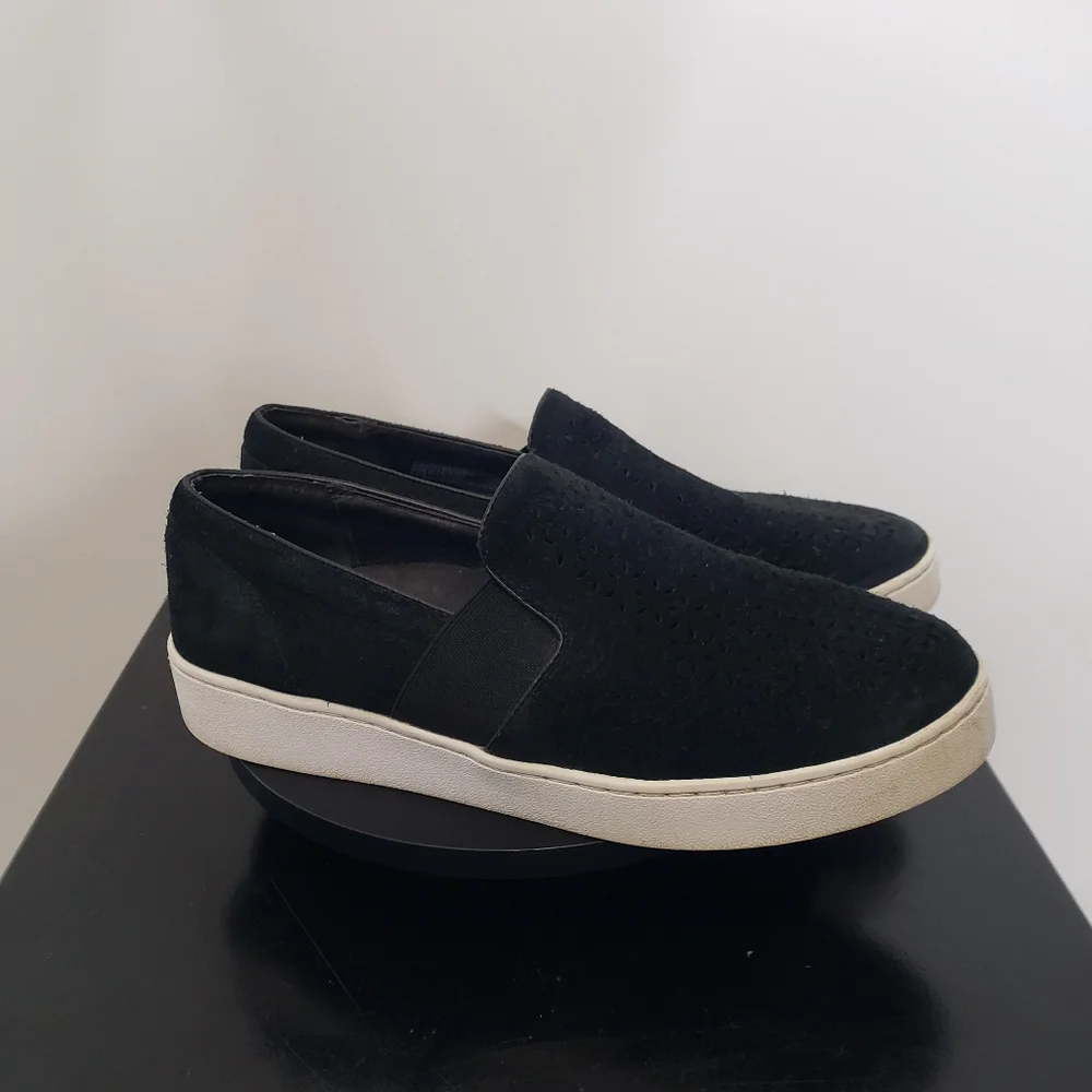 Vionic Kani Black Suede Slip On Shoes Sneakers‎ Flats Comfort Size 8